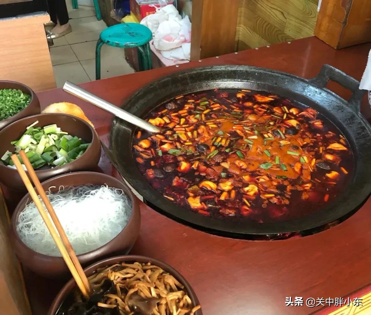 户县美食攻略，从早餐到晚餐，一天往返，口碑馆子和地摊，接地气