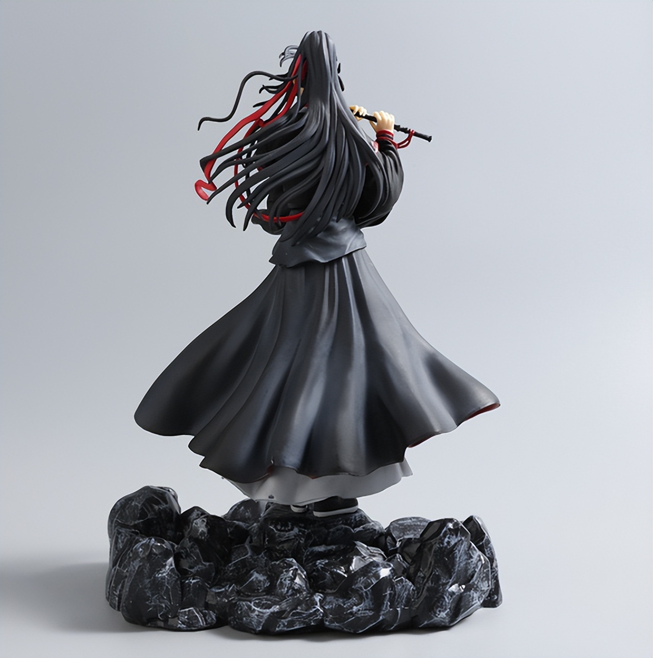 魔道祖师:夷陵老祖大号手办来袭,吹笛姿势很帅气,黑衣仙气飘飘