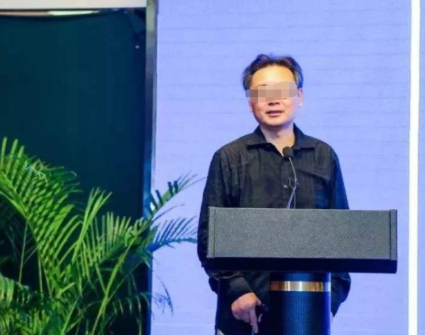 宋庚一因不当言论被开除后，南大教授竟公开讽刺举报者，师德堪忧