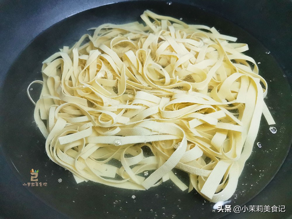 立夏后建議多吃&ldquo;苦&rdquo;，5菜1果換著做，開胃清心除煩，熱天不疰夏