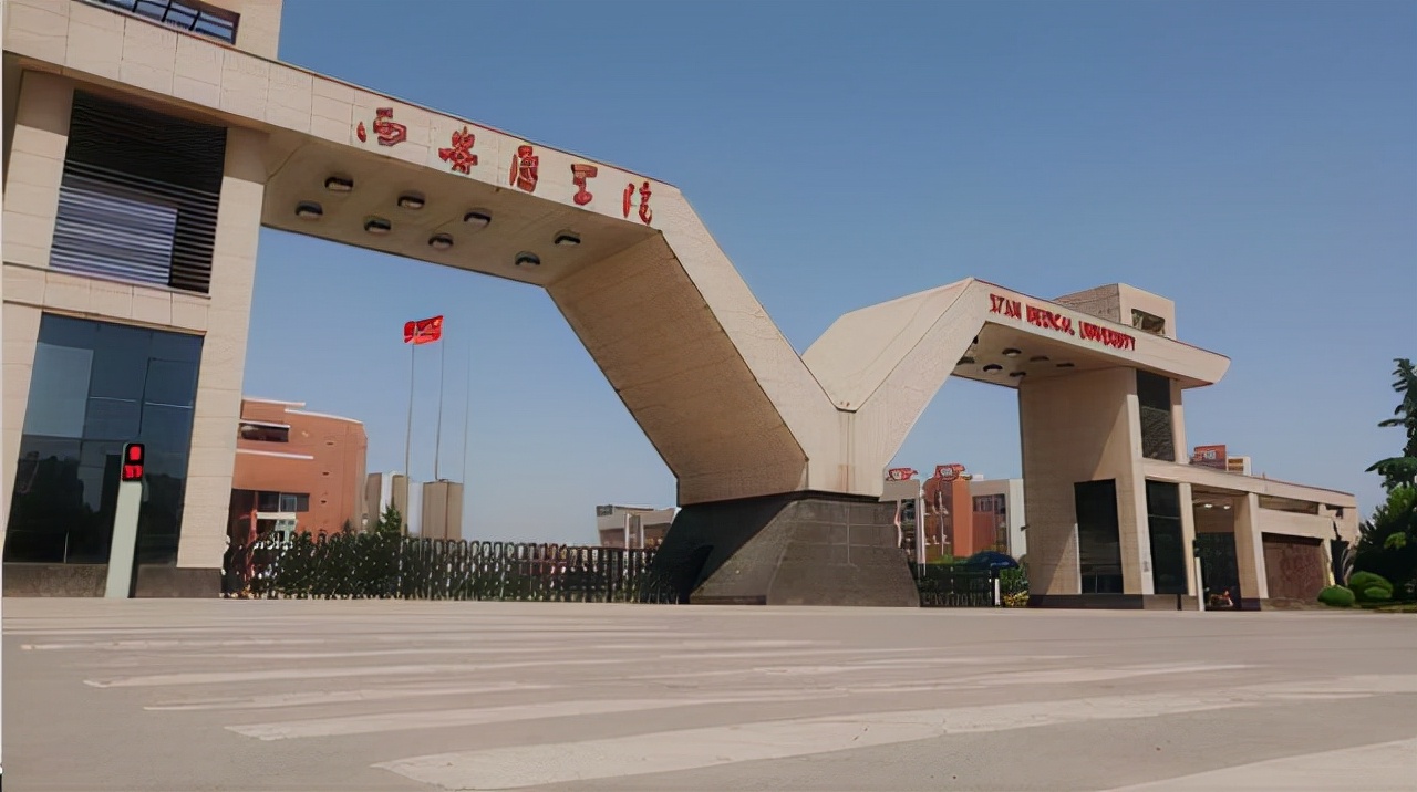 有所性价比高的医学院，毕业不愁找不到工作，高考中等生的福利