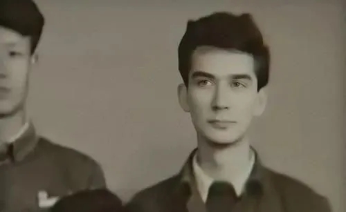 66年前高考成绩接近满分，却被清华北大拒收的混血男孩，后来怎样