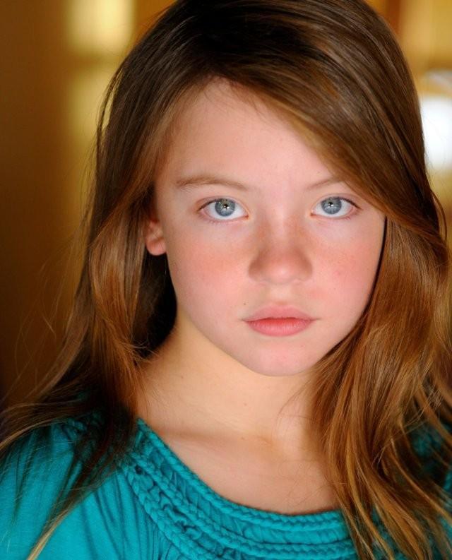 好莱坞美少女爆红！金发碧眼身材火辣，却被骂丑直播爆哭？