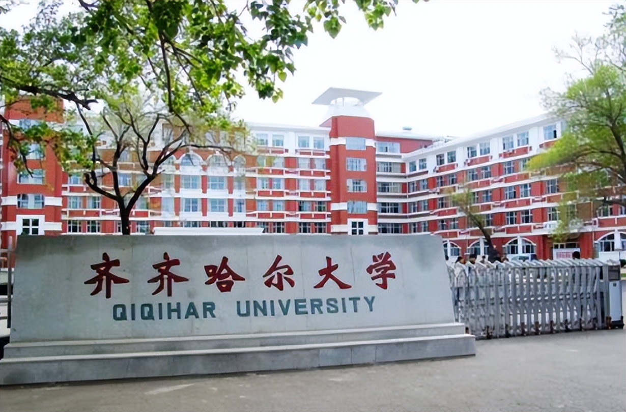 1所被张雪峰带火的大学，成大众口中的考研“备胎”，有苦说不出