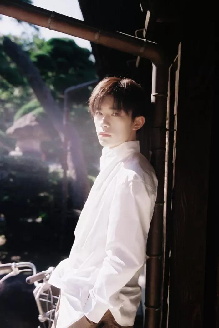 易烊千玺高清壁纸，每一张都好帅