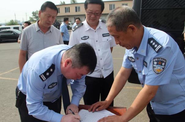 高考结束之前，出题人为啥都“失踪”了？连家人都联系不到