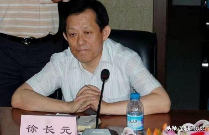18年“大老虎”被打下马，退休时名下有房产2714套，敛财上百亿元
