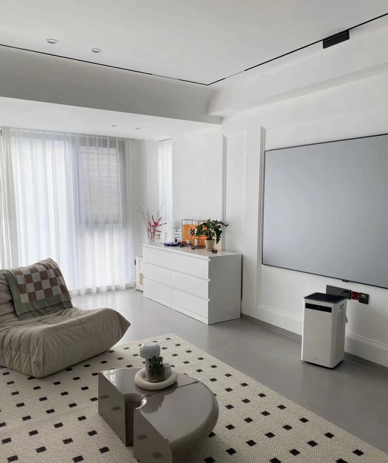 全靠自己琢磨的120㎡，装修上虽不高级但胜在实用，氛围令人轻松