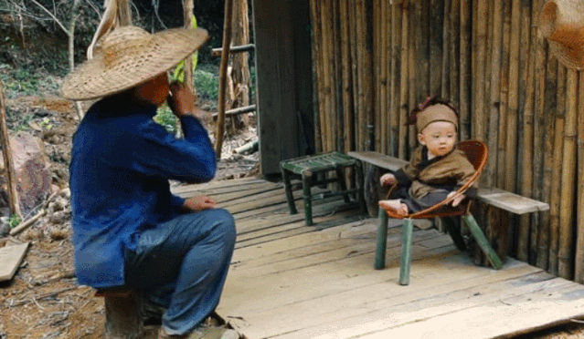 油管获赞1000万，广西大爷造出2600年前鲁班凳，千万老外大赞厉害