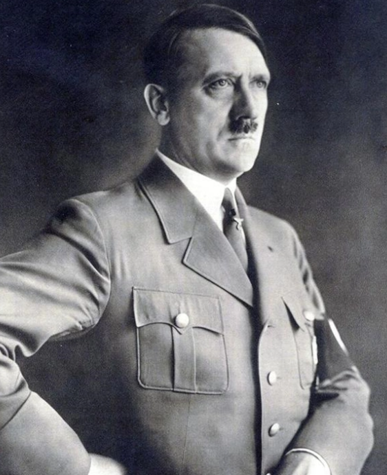 二战中希特勒有多残暴？送上万未成年孩子上战场，被俘后痛哭求饶