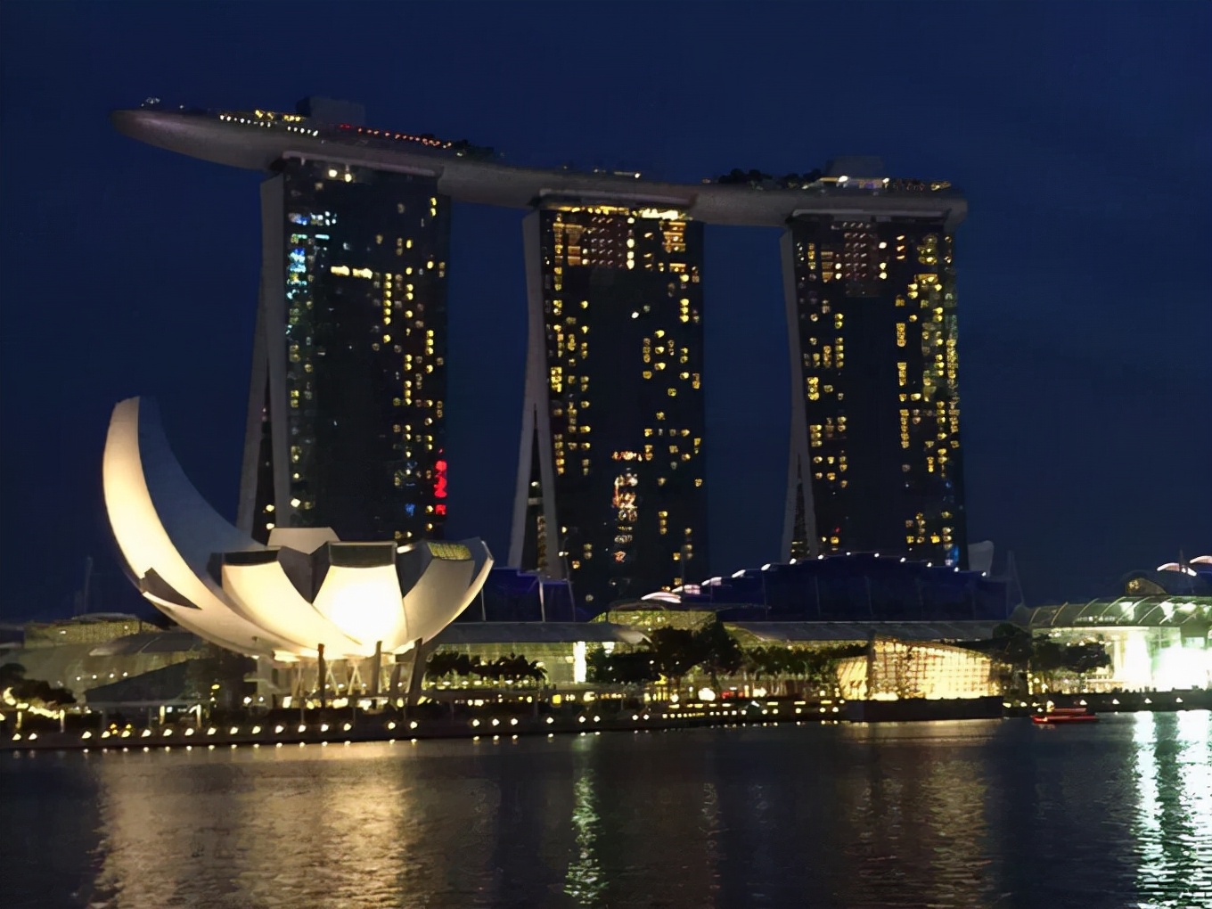 新加坡无边泳池酒店价格表(金沙酒店拥有超大的屋顶无边泳) - 价格