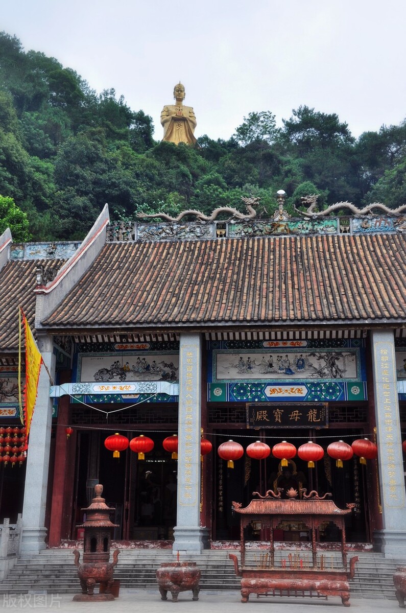 这座粤里粤气的广西小城，说粤语、吃粤菜、听粤剧，一身广东味道