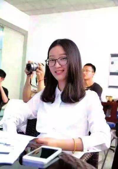 2017年，章莹颖异国求学惨遭不测，尸首下落不明，凶手却免于死刑