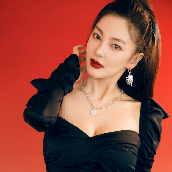 越瘦越丑的10位女星，个个皮松肉垮，脸无二两肉