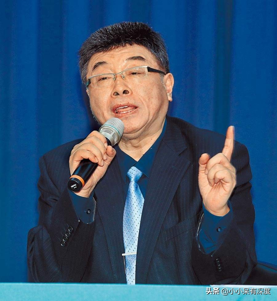 台湾邱毅教授，他铿锵有力地点评，在中国大陆圈粉无数，深受欢迎