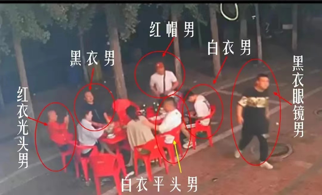 唐山打人事件主犯背景曝光：两人案底累累，另一人躲在草丛里被抓