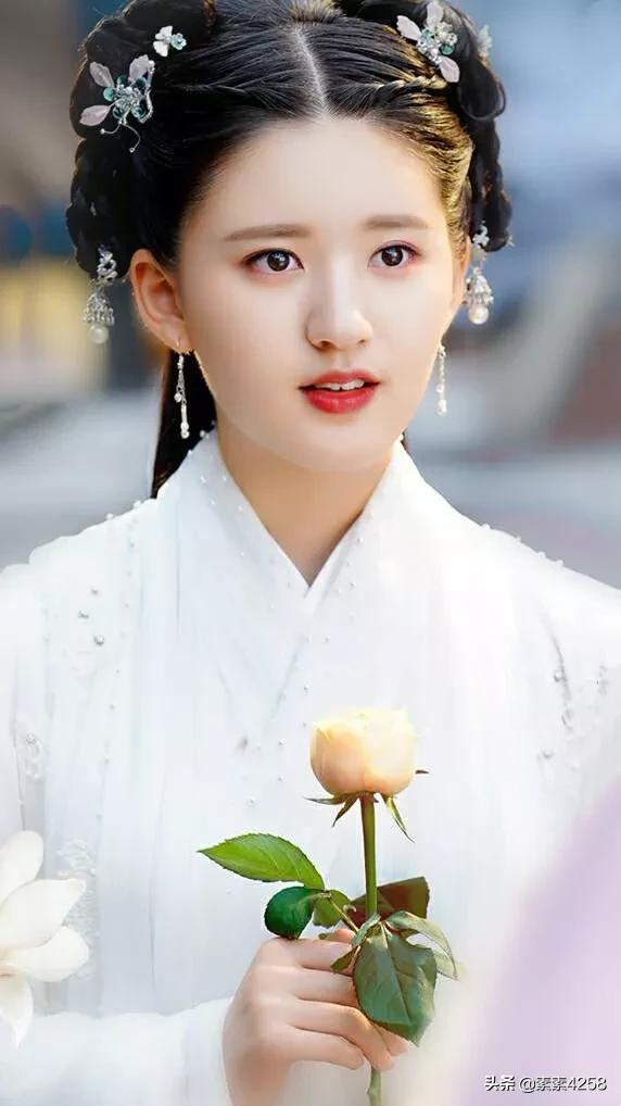 中国内地演员赵露思