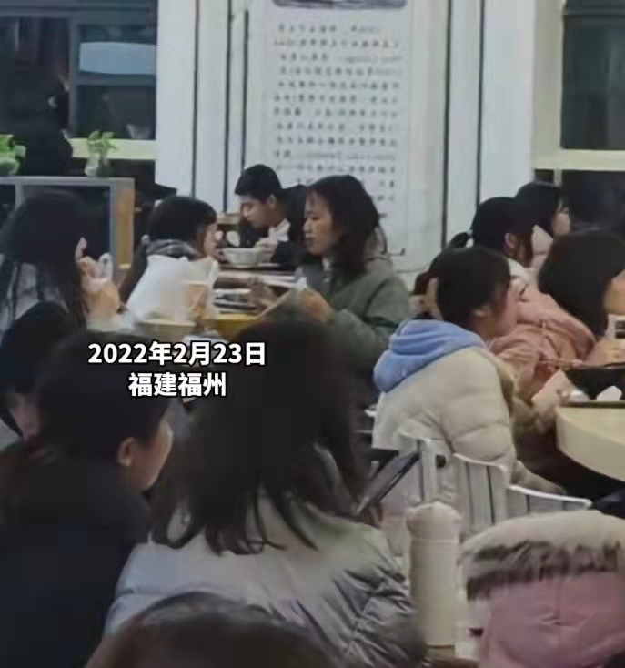 某大学掌握“财富密码”，在食堂播放《甄嬛传》，吸引众多学生