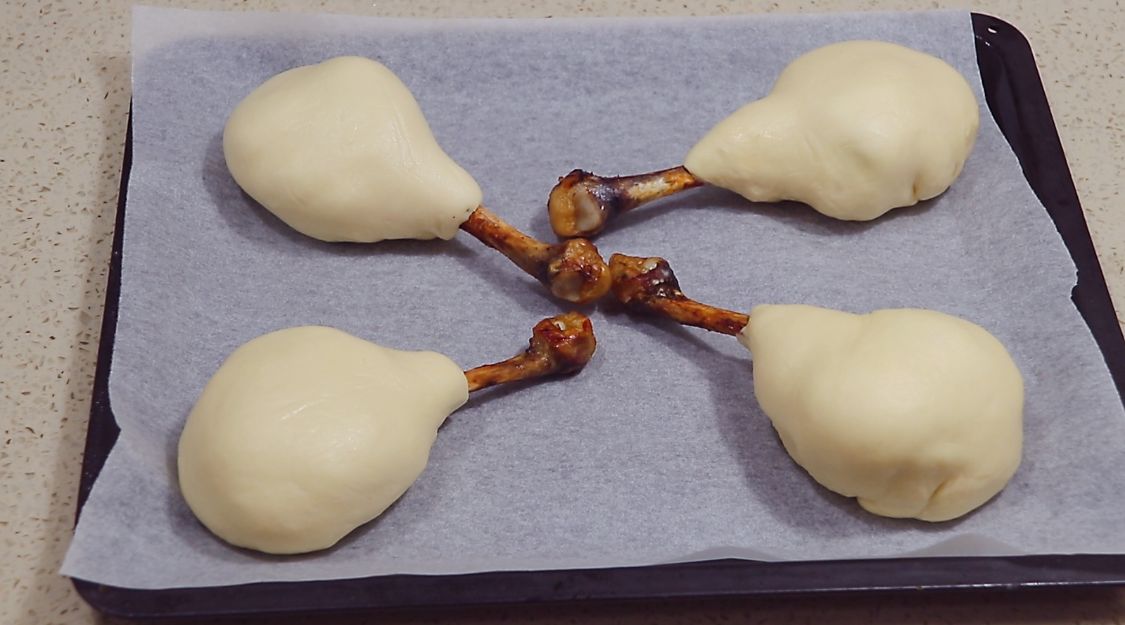 天气寒冷，碰到这面包，我绝不手软，包上大鸡腿，吃着真过瘾