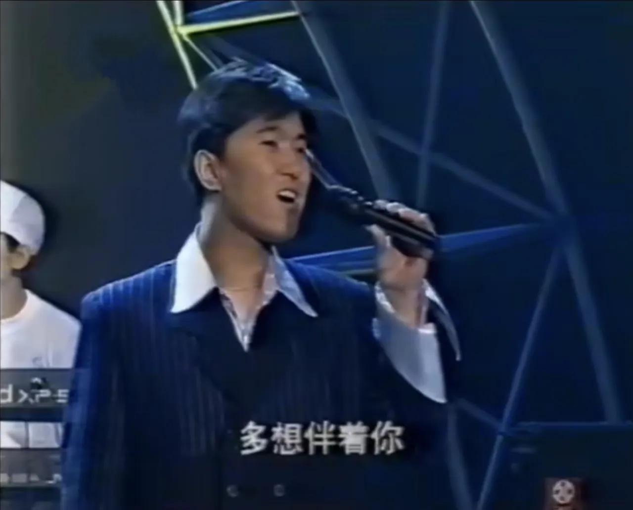 青歌赛“魔咒”：那些天才级的冠军，后来有几人还留在歌坛？