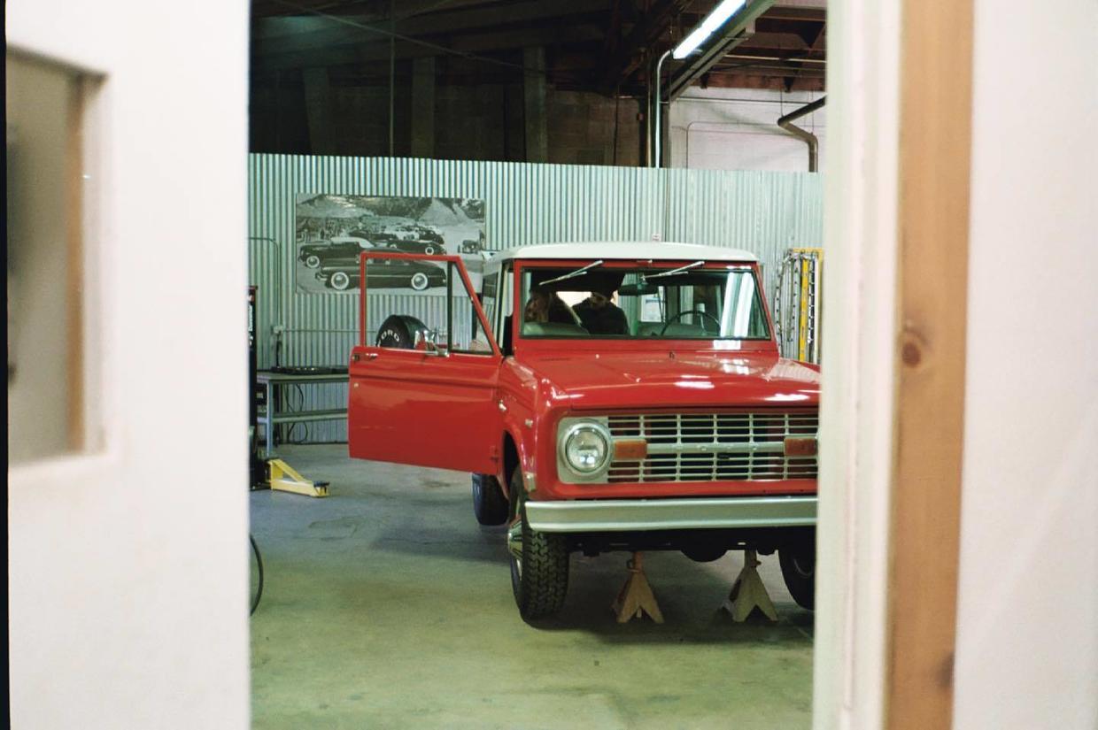 好莱坞美少女爆红！金发碧眼身材火辣，却被骂丑直播爆哭？