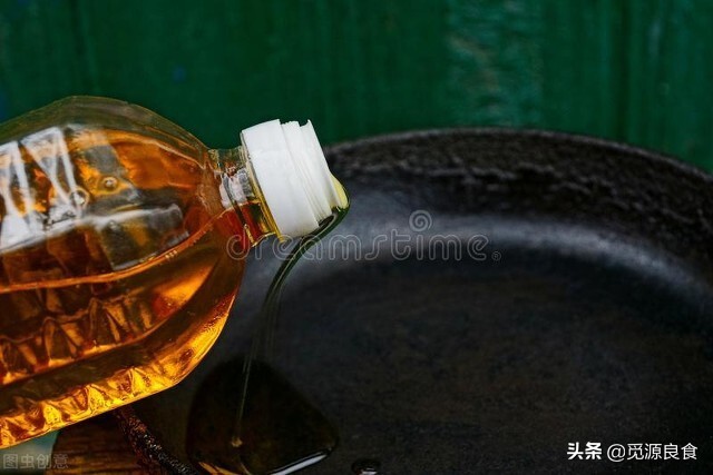 大豆油真的不健康吗？吃多了会不会伤身体？家里有大豆油的来看看