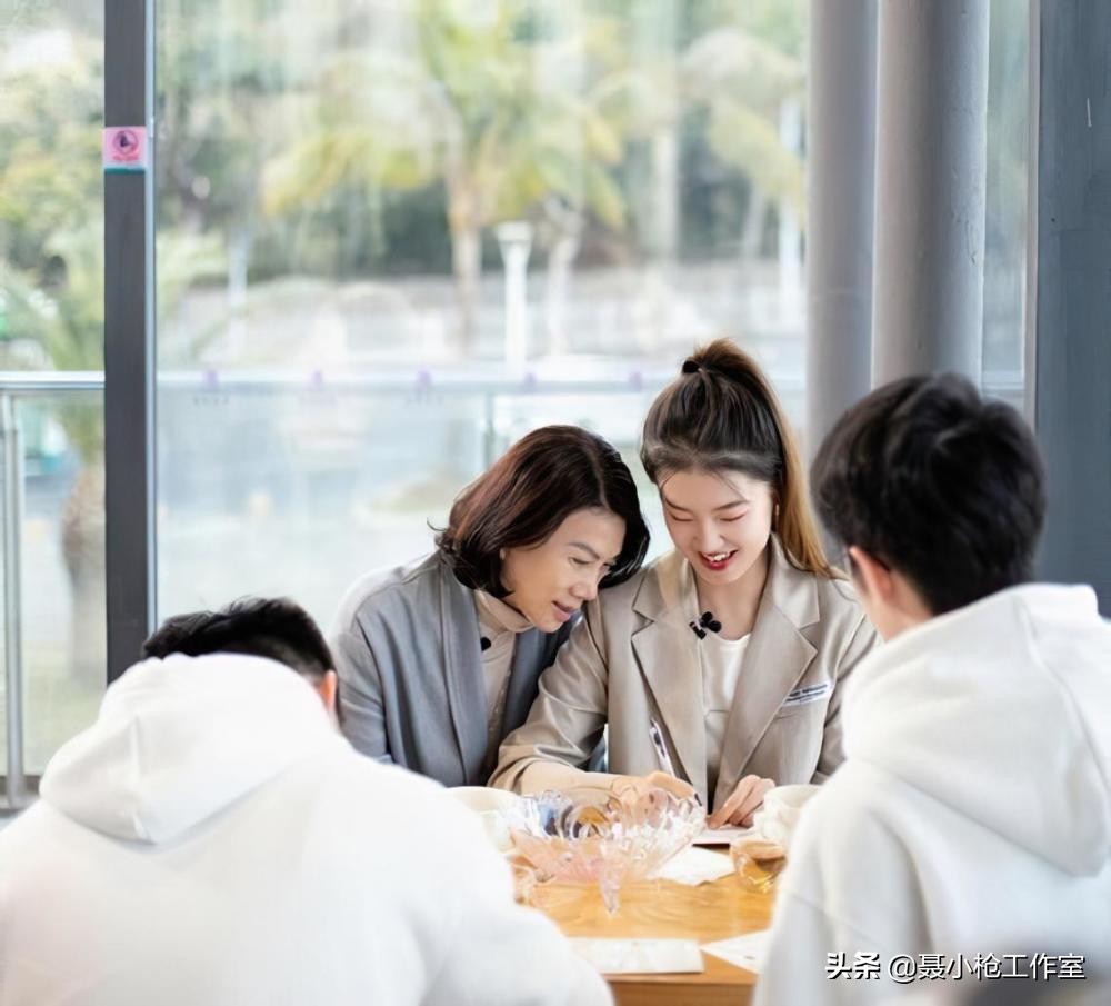 律师儿子不接班，每月工资六千元！董明珠：做个普通人也挺好