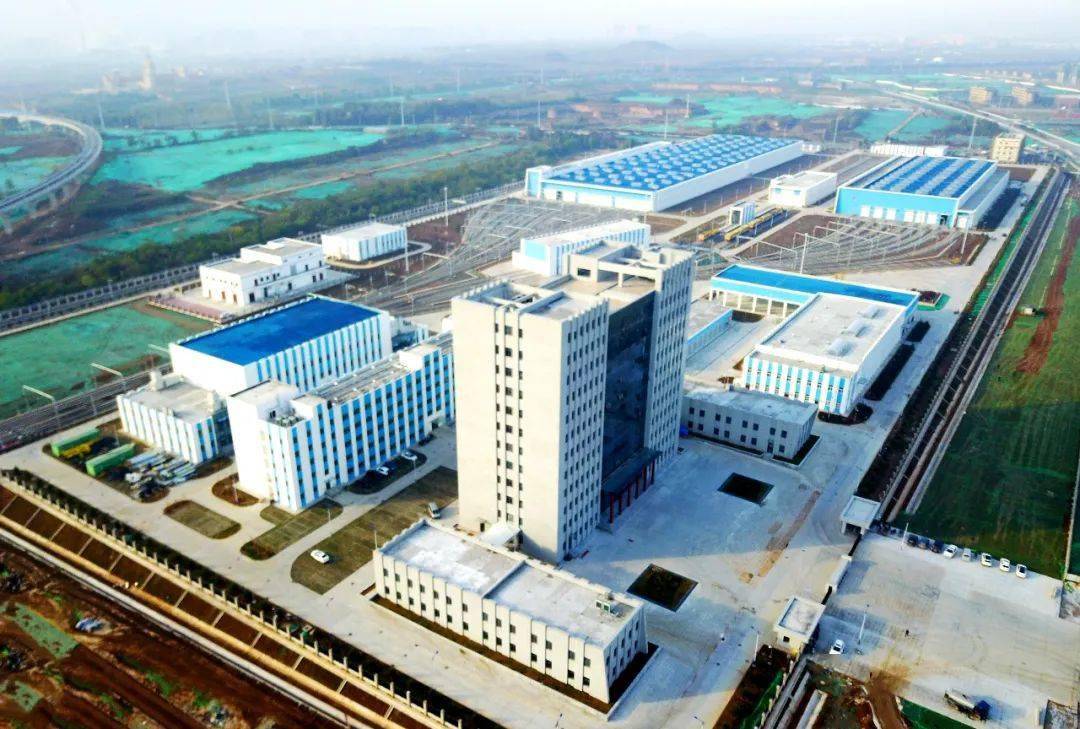 怎么进学校里面当会计（你想进入中铁吗）