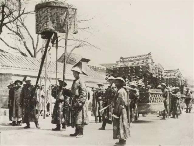 1930年山东小伙高考作文只写28个字,数学交白卷,校长看后录取了他