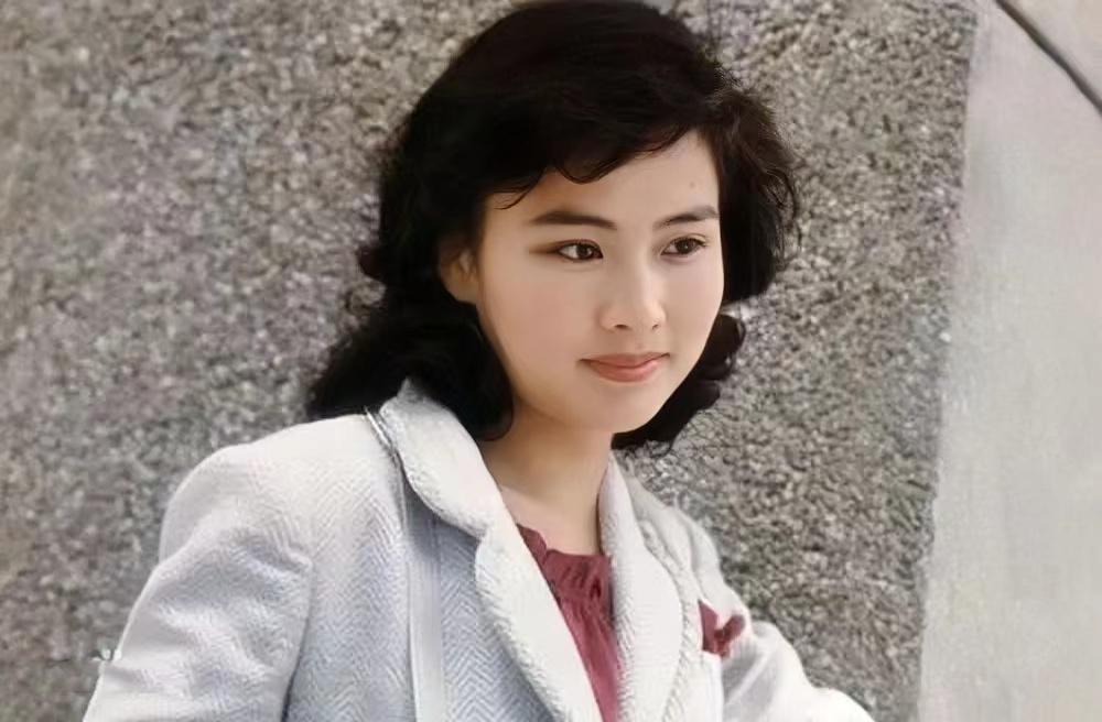 80年代女星赵娜：两段失败婚姻，曾是杜淳后妈，今与儿子相依为命