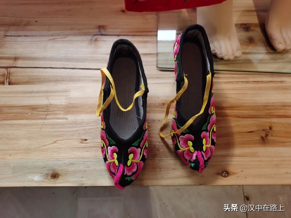 漢中羌繡——繡出云朵的民族