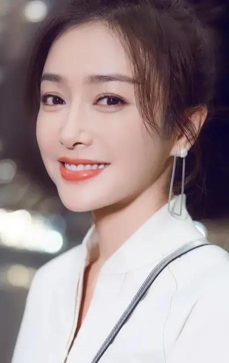 她的一滴泪 天上一颗星