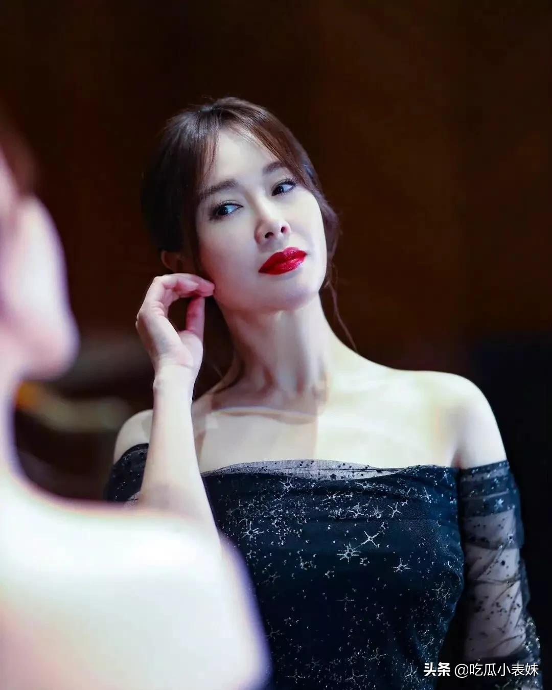 左小青，知性内敛，优雅迷人