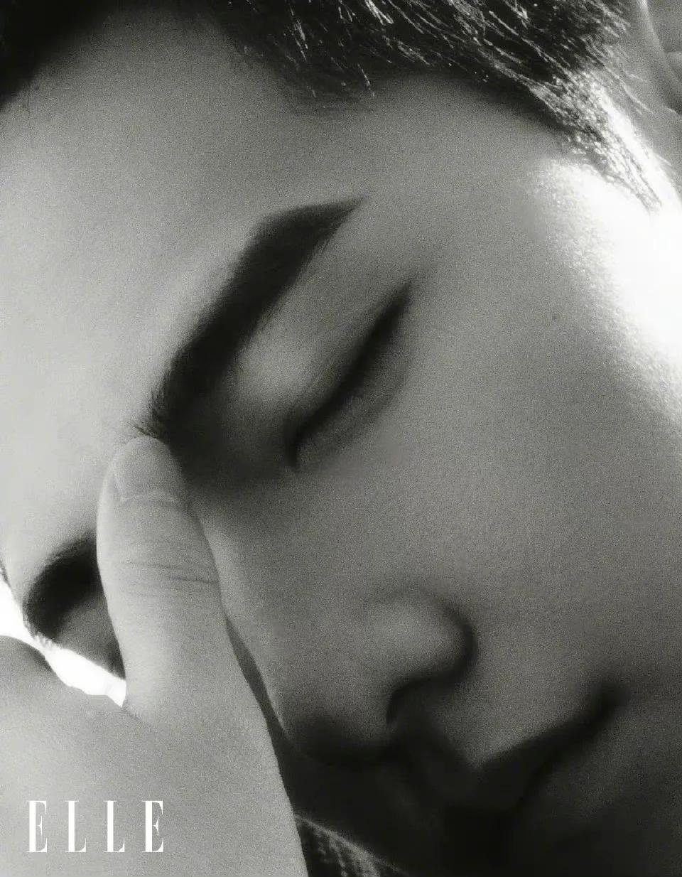 杨洋三登 X《ELLE》，优雅帅气，悠然自得感受海风拂面，心旷神怡