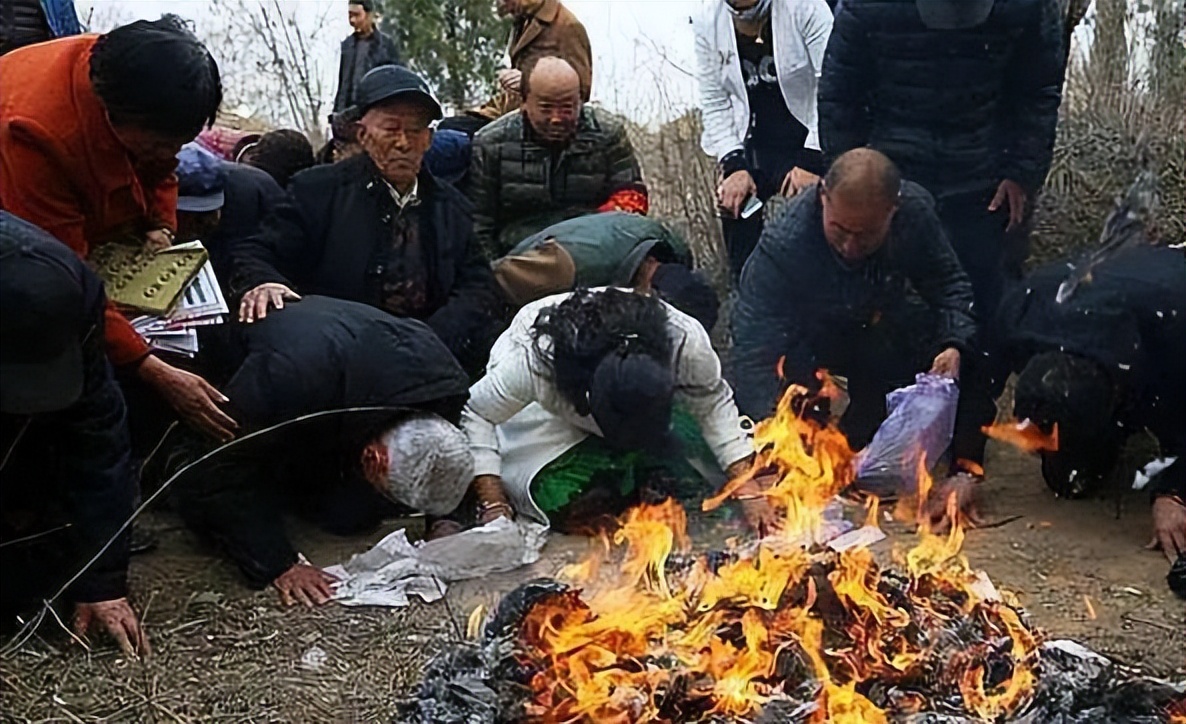 宝宝几岁可以去扫墓？带宝宝扫墓各有利弊，扫除3个障碍即可放心