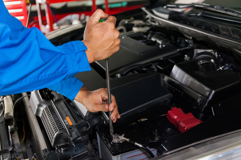 想考个汽车维修工证需要哪些条件？汽车维修工的薪资待遇如何？