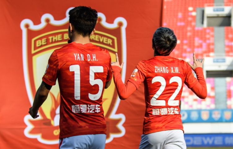 广州队天才小将，球迷呼吁3年，终得到李霄鹏赏识，成功入选国足