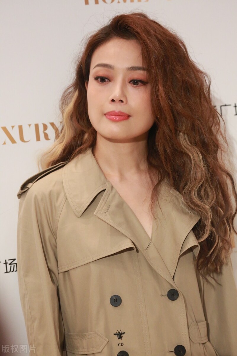 太吊诡了！容祖儿落泪5秒，却把我给整破防了