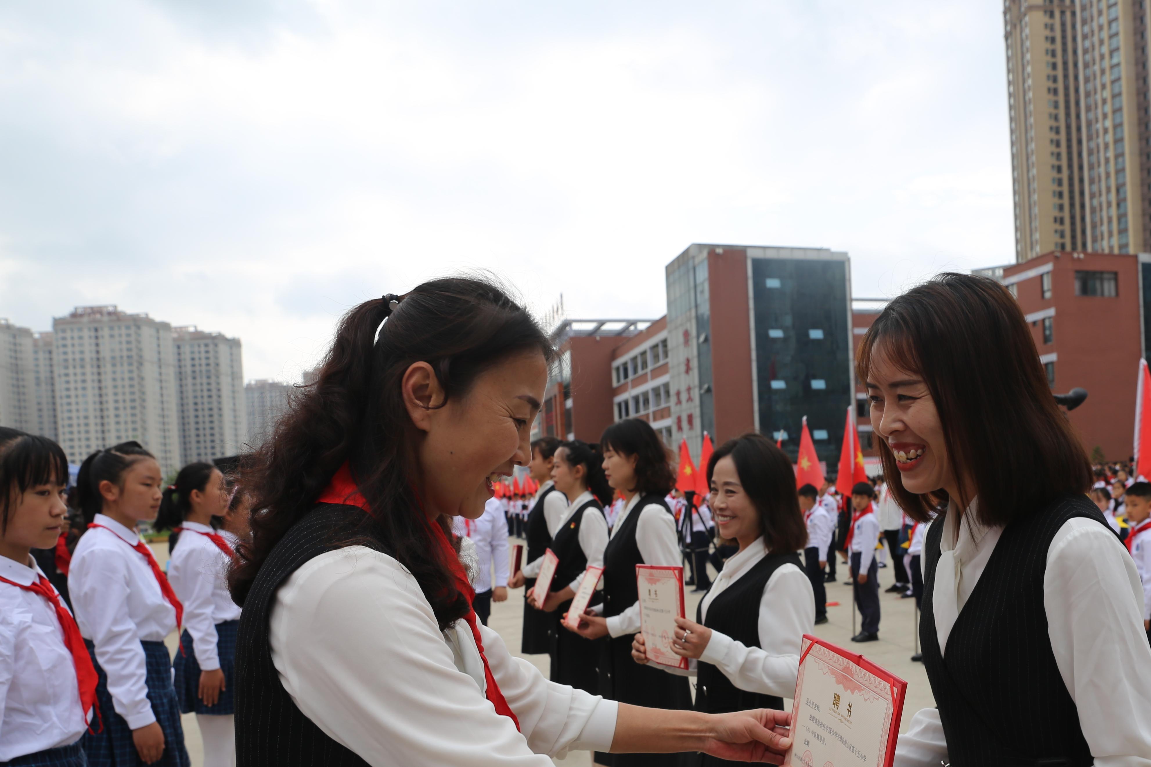 鐘山區(qū)第十五小學(xué)舉辦慶“六一”文藝匯(圖9) 鐘山區(qū)第十五小學(xué)舉辦慶“六一”文藝匯(圖9)