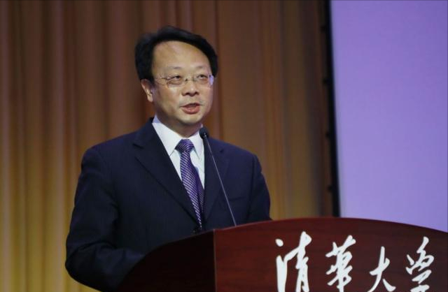 清华大学新校长上任，网友的评论如出一辙：能否阻止人才流向海外