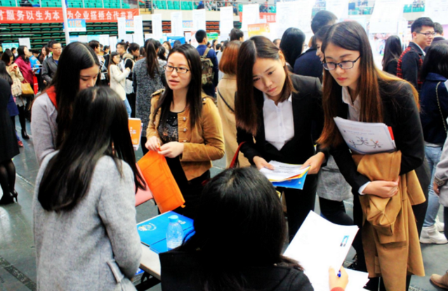 网友票选人生十大憾事，“学历”以858万票遥遥领先，引发共鸣