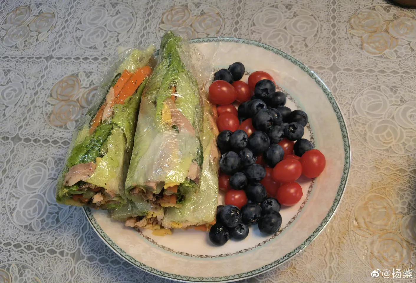 看看杨紫发的图片，引发多少人的垂涎欲滴