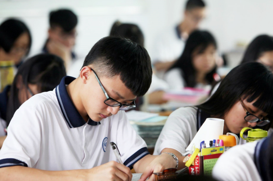 “取消中考，16岁直接上大学”，北大教授一番话，让家长态度不一