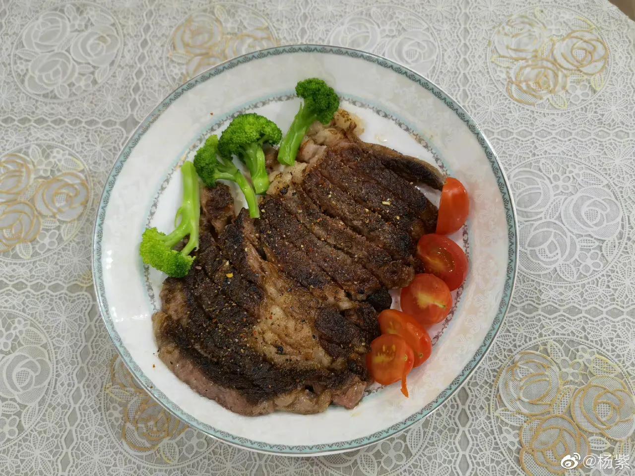 看看杨紫发的图片，引发多少人的垂涎欲滴