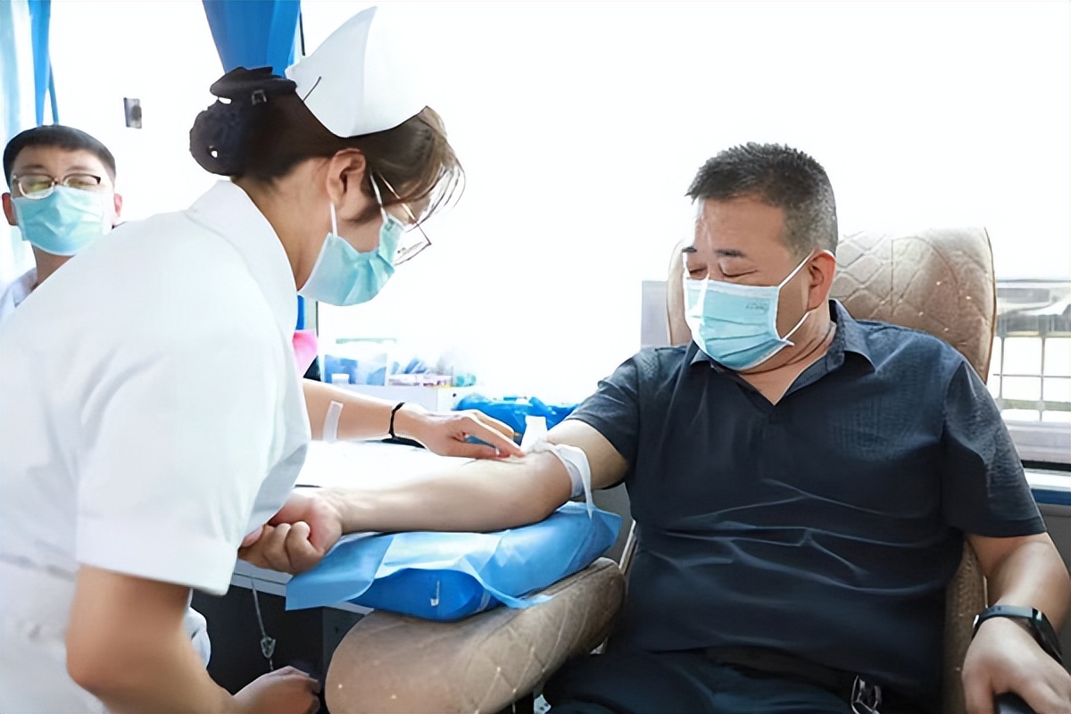 榆林市榆阳区妇幼保健院组织开展无偿献血活动