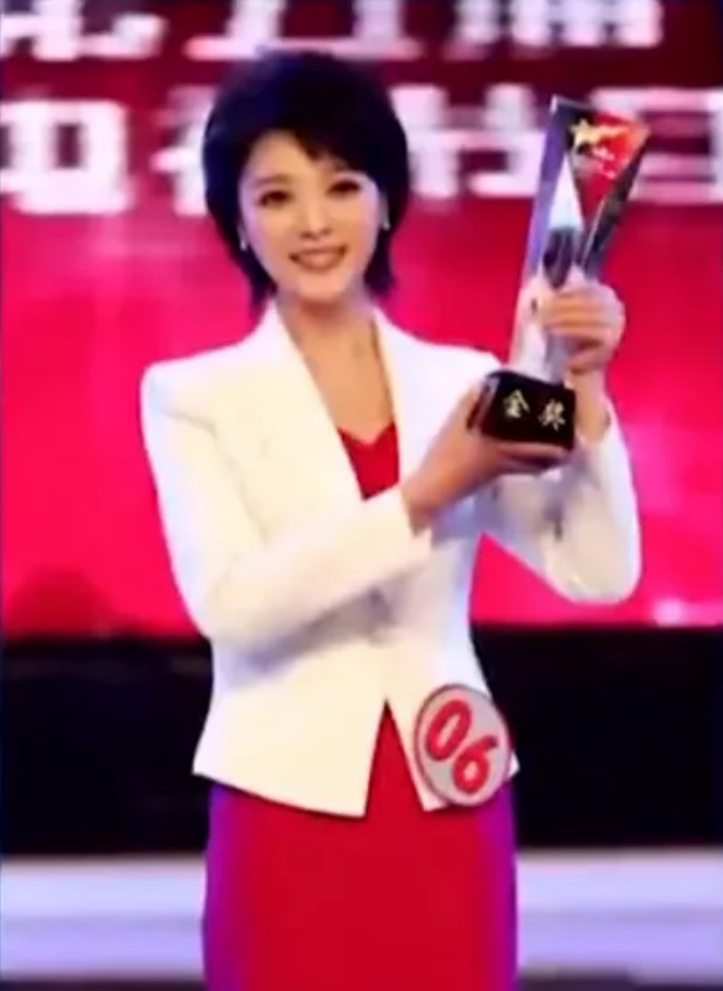 胡蝶：嫁导演陆川7年生2娃，独自产检、长期分居，却过得很幸福