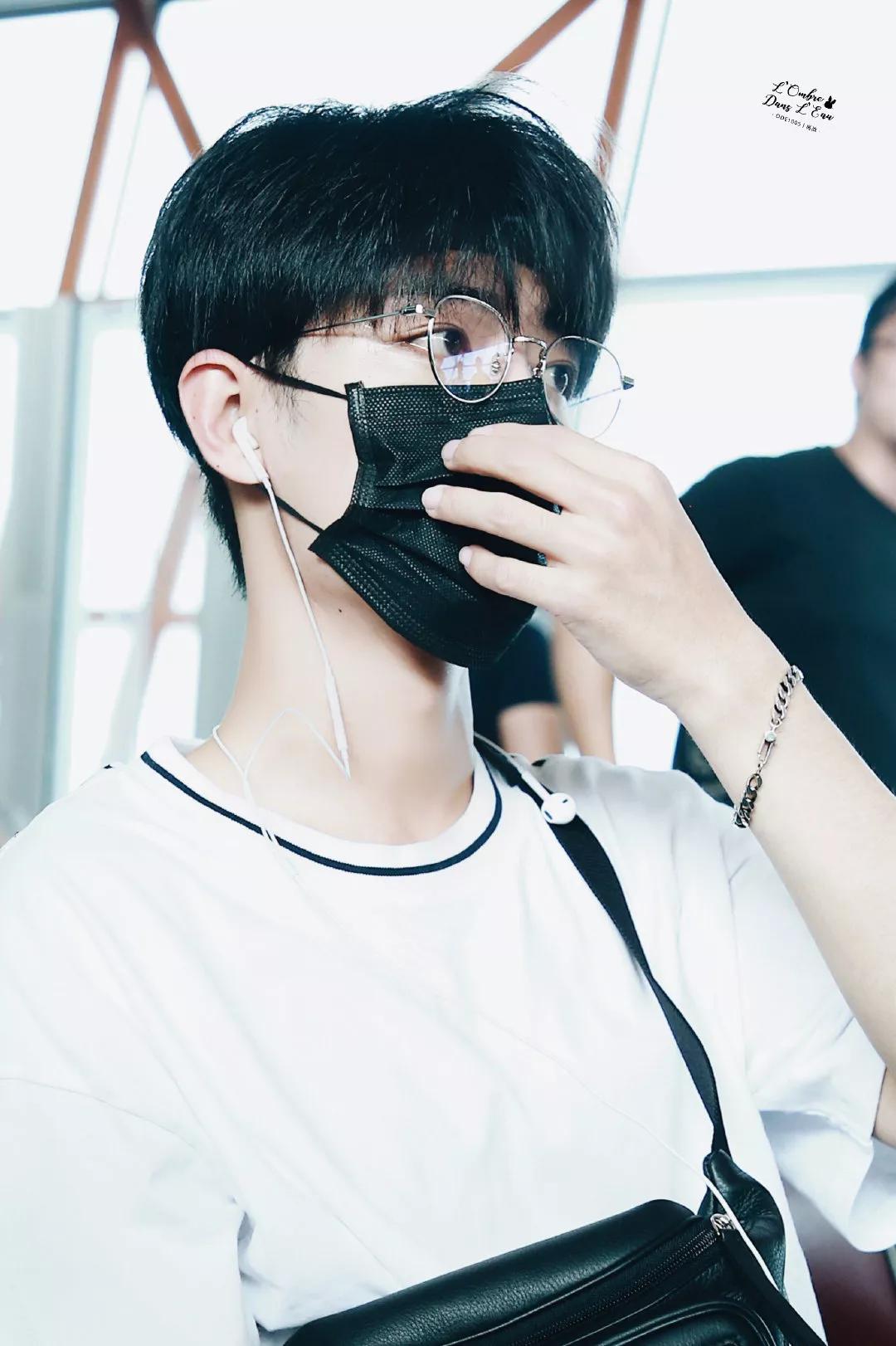 考古肖战:2018年9月—12月机场时间线汇总,今天请叫我收图狂魔