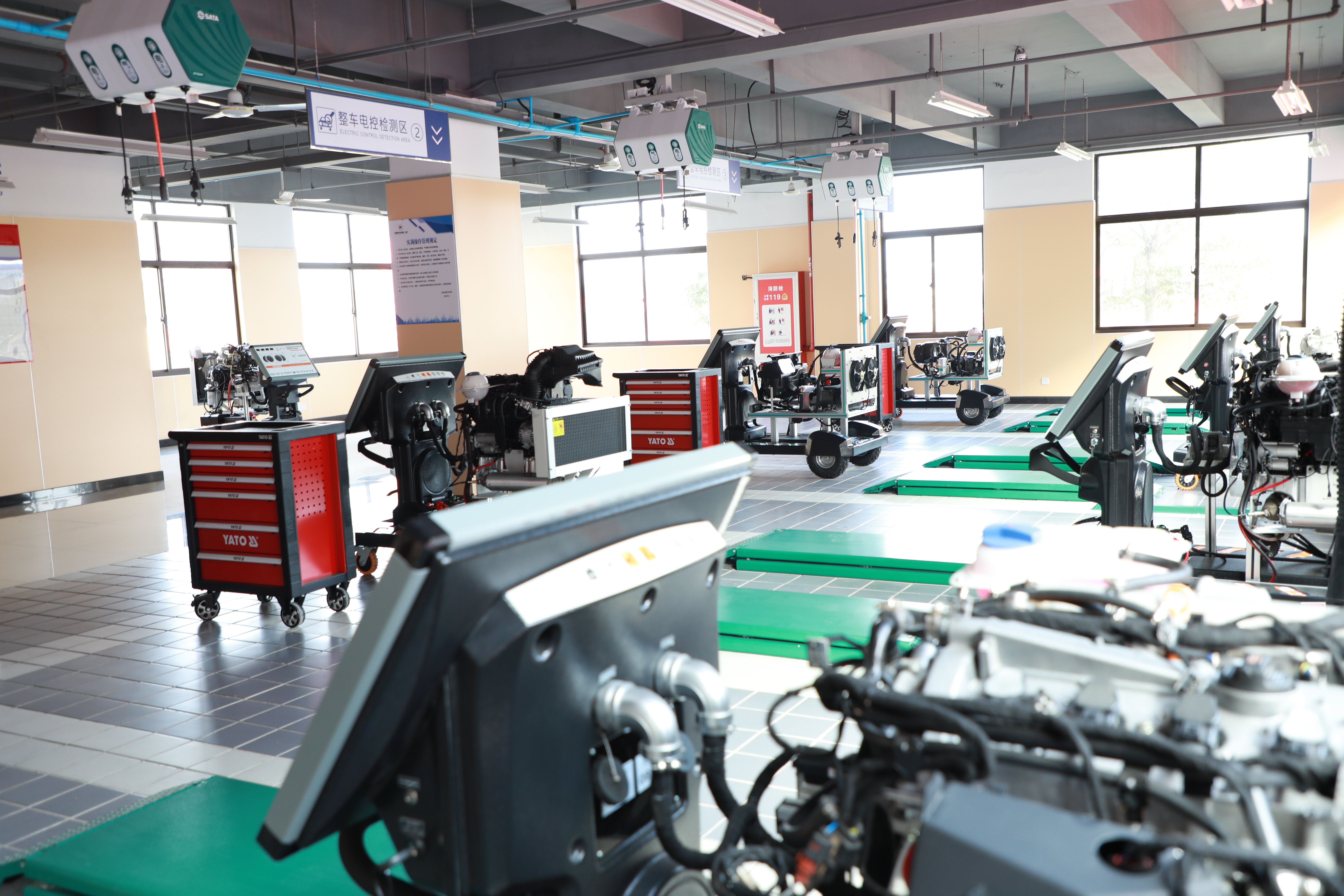 上海万通汽车学校 | 探索校企合作新模式，谱写产教融合新篇章