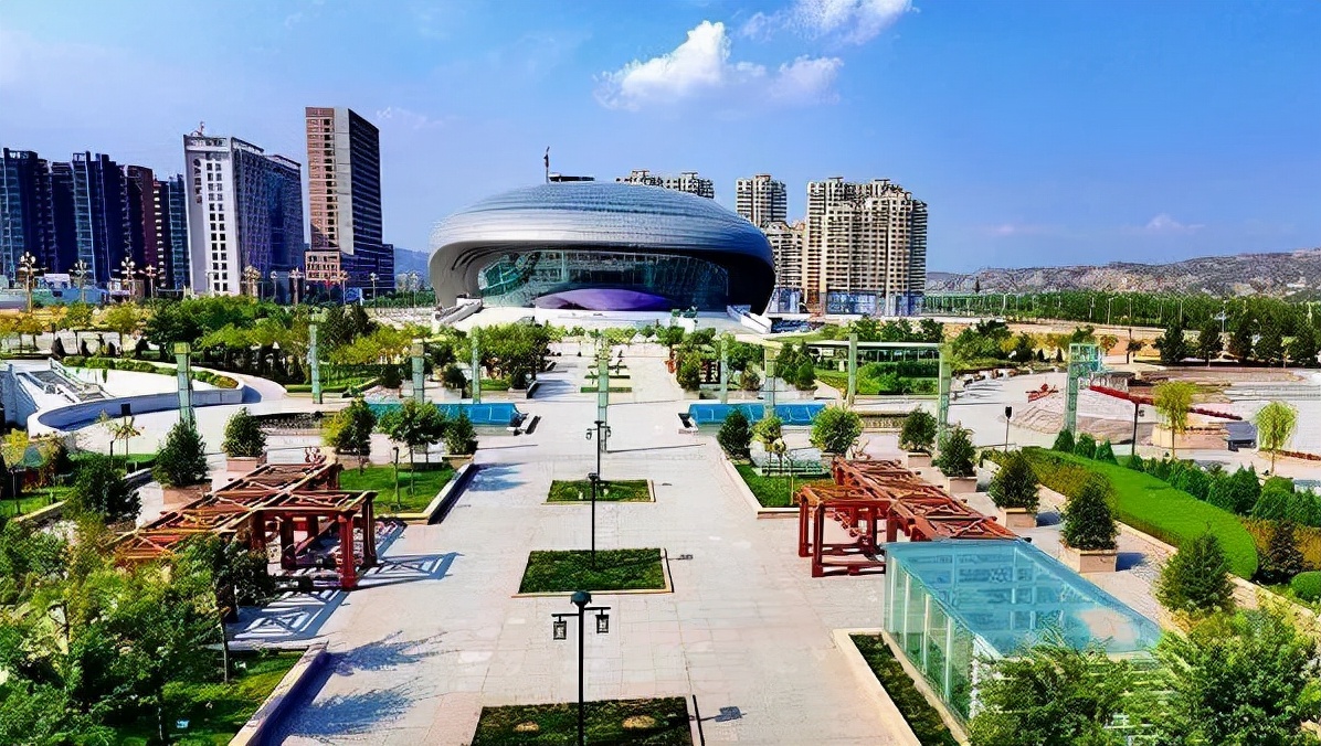 村民坐直升机去医院，全县免费医疗，中国这个小县太牛了