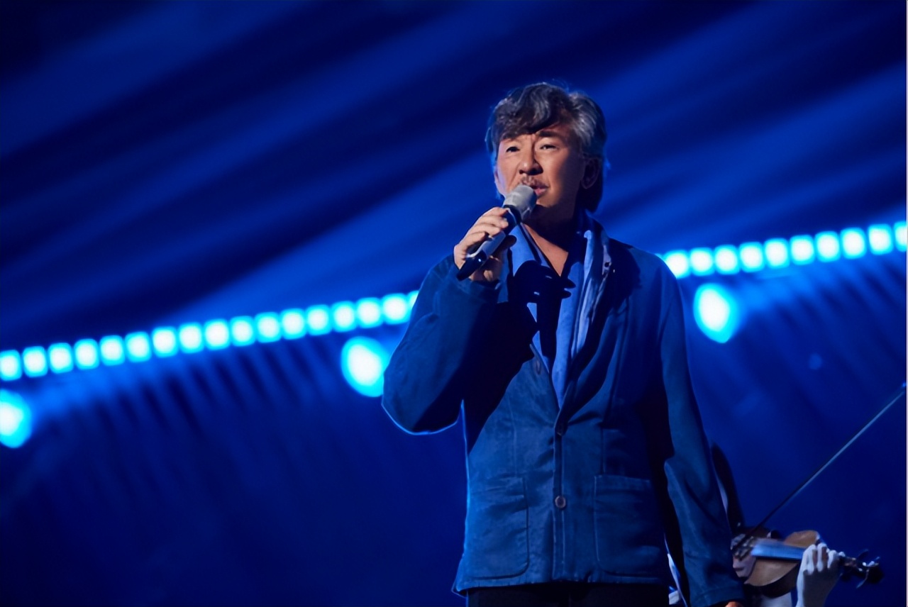 《声生不息》四公李克勤对战毛不易、曾比特，集体合唱《红日》